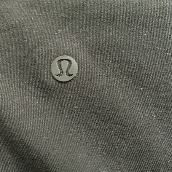 Lululemon black pant Sz 4 - Picture 5 of 6